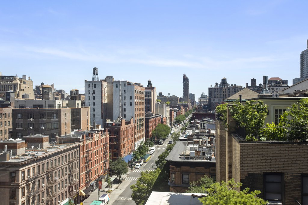 45 West 67th Street, Unit 22B photo 4