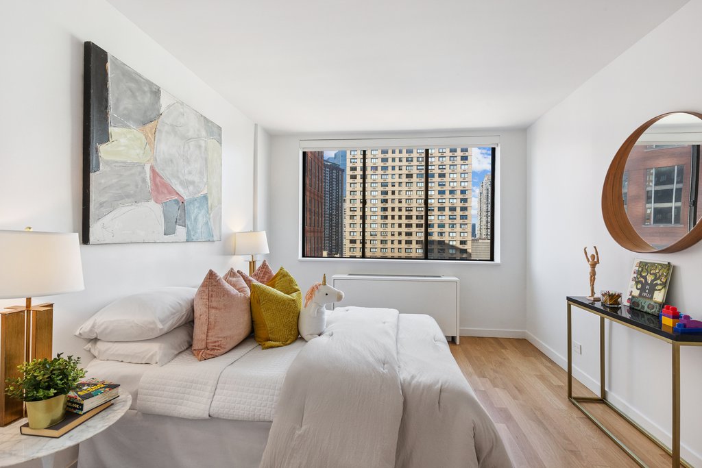 45 West 67th Street, Unit 22B photo 6