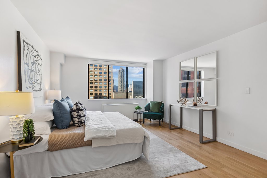 45 West 67th Street, Unit 22B photo 8