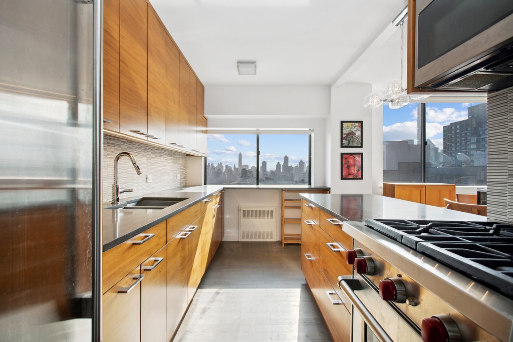 45 West 67th Street, Unit 22B photo 13