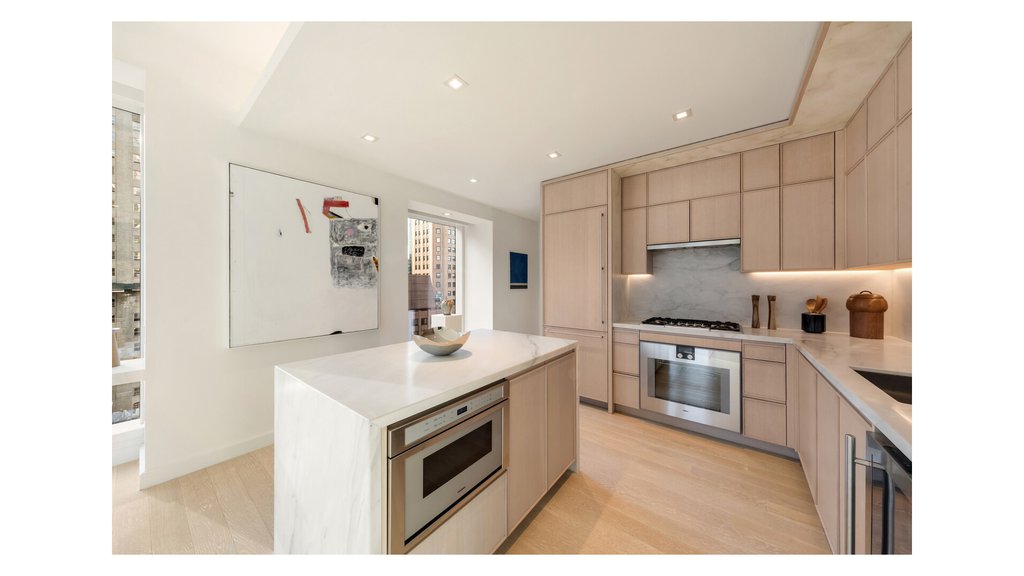 138 East 50th Street, Unit 30A photo 5