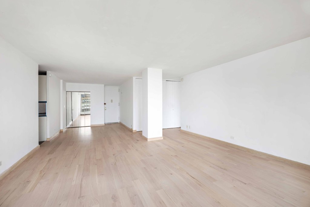 333 East 30th Street, Unit 20B photo 4