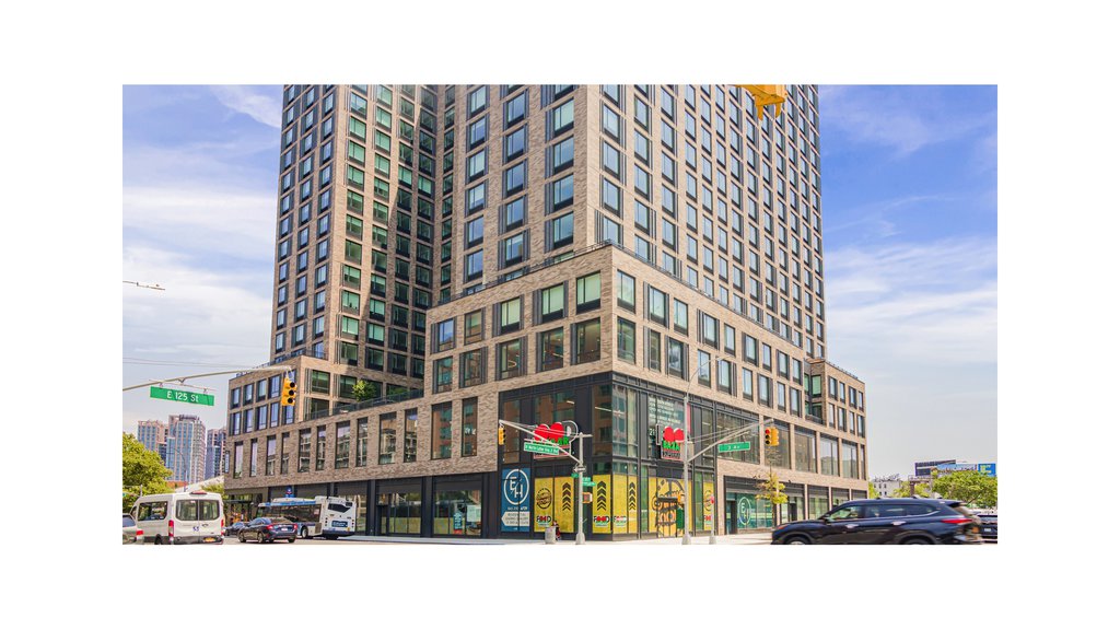 2319 Third Avenue, Unit 809 photo 16