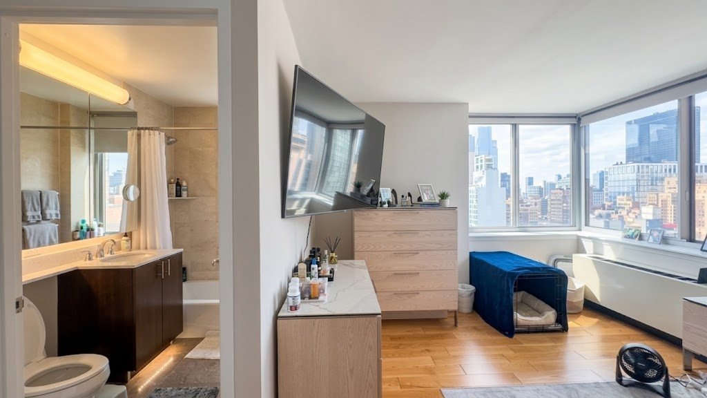 776 Sixth Avenue, Unit 33k photo 6