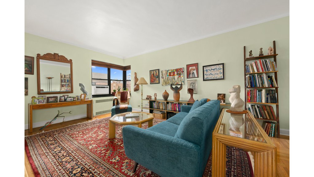 77-11 35th Avenue, Unit 6H photo 2