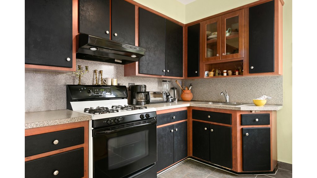 77-11 35th Avenue, Unit 6H photo 3