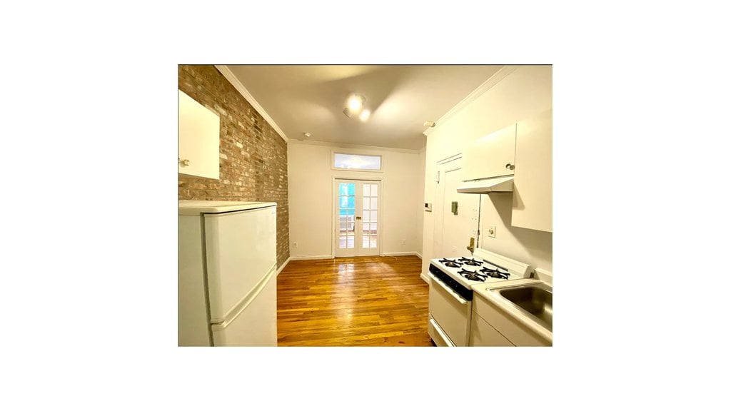 243 East 39th Street, Unit 1B
