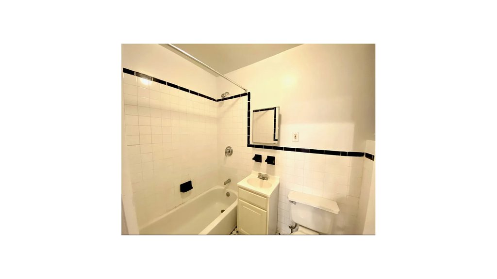 243 East 39th Street, Unit 1B photo 5