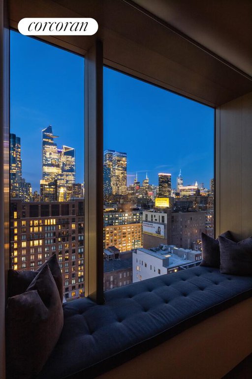 551 West 21st Street, Unit 16B photo 6
