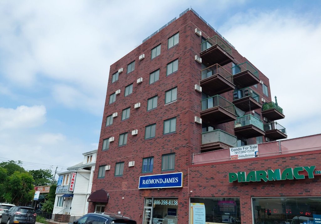 2570 East 17th Street, Unit 5C