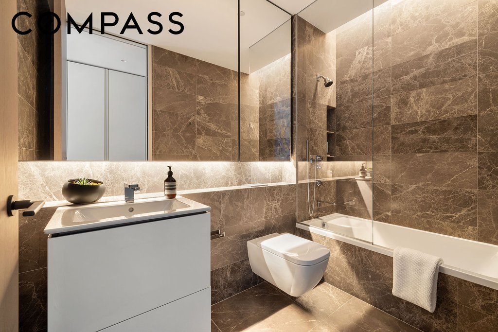 515 West 29th Street, Unit 2S photo 6