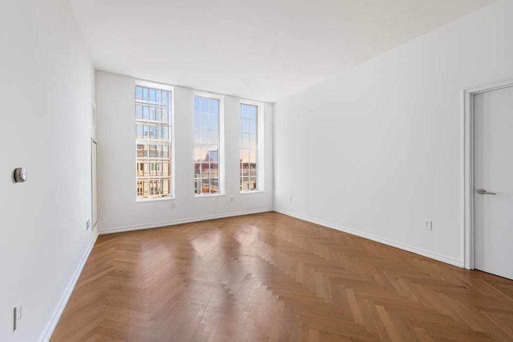 184 Kent Avenue, Unit D607