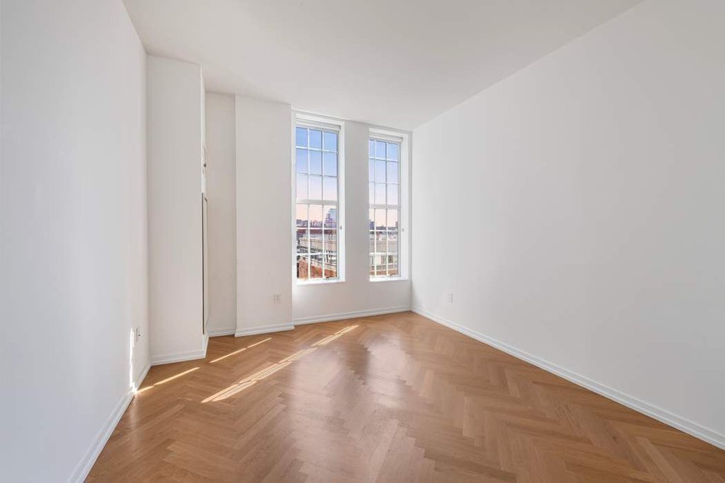 184 Kent Avenue, Unit D607 photo 4