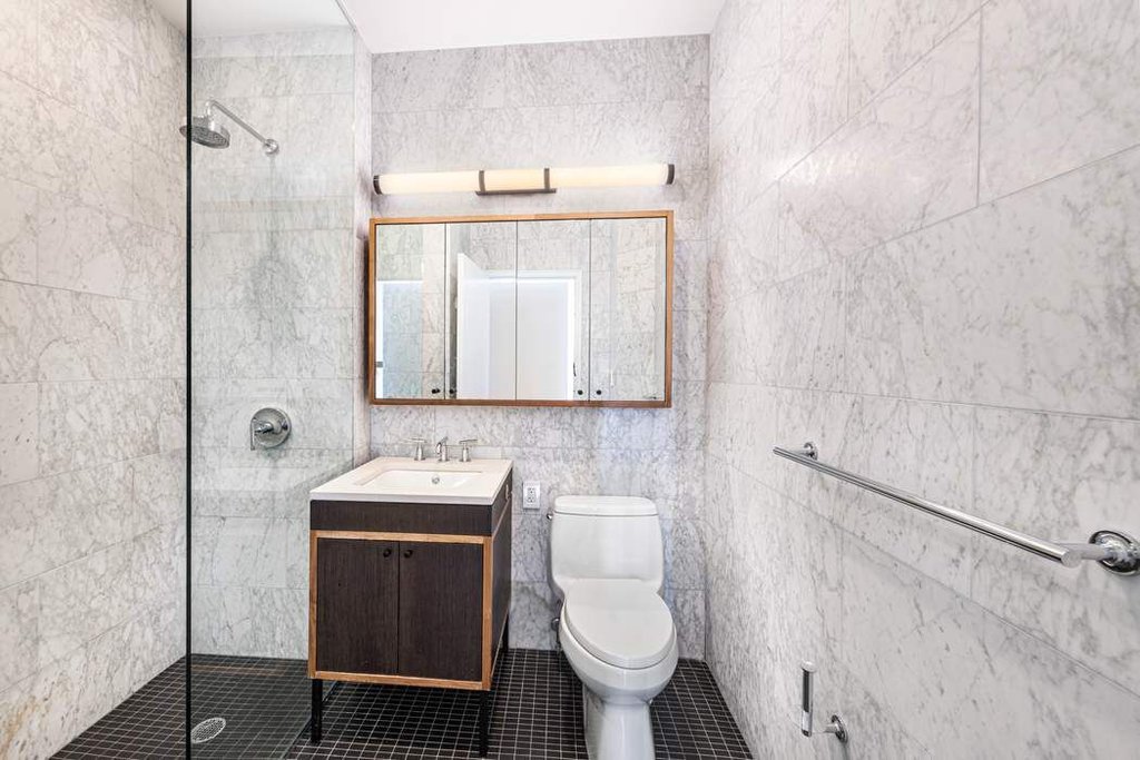 184 Kent Avenue, Unit D607 photo 8