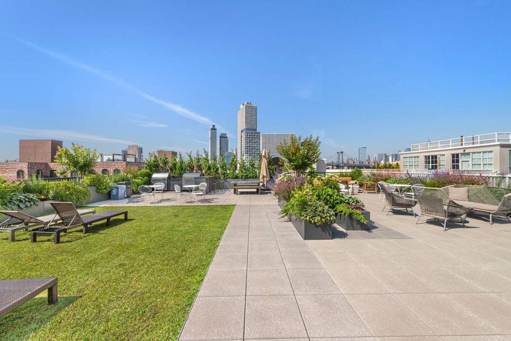 184 Kent Avenue, Unit D607 photo 10