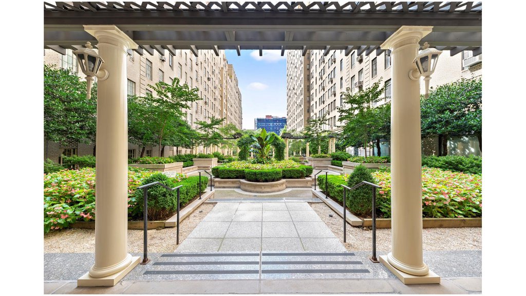350 West 57th Street, Unit 19C photo 14
