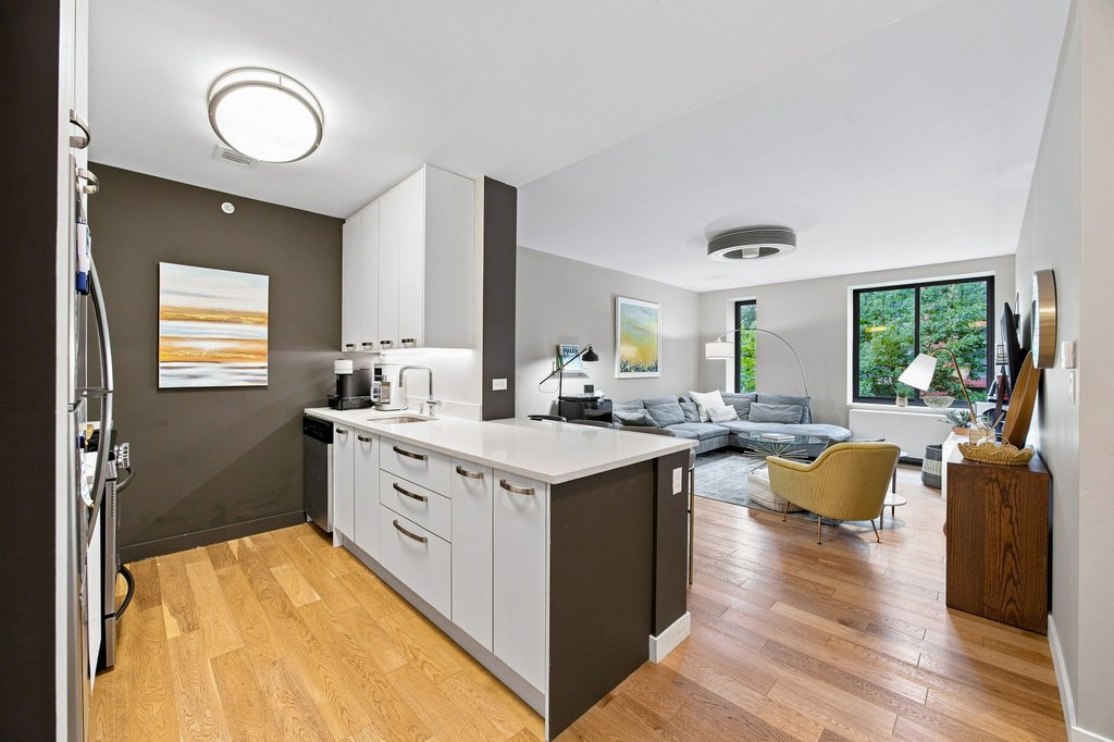 8 Vanderbilt Avenue, Unit 3A