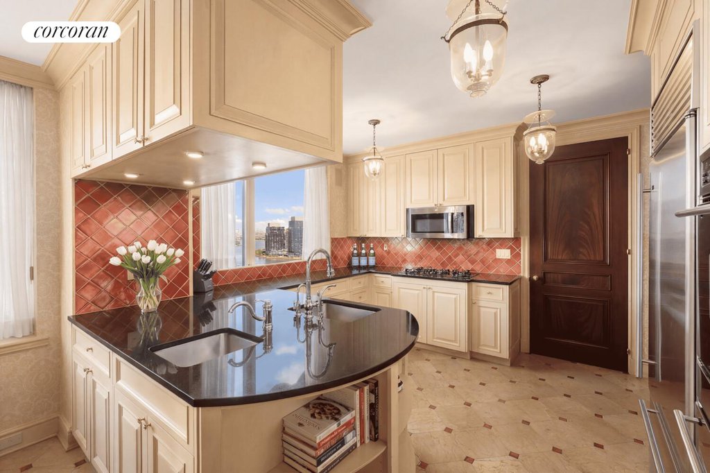 90 East End Avenue, Unit PH21 photo 6
