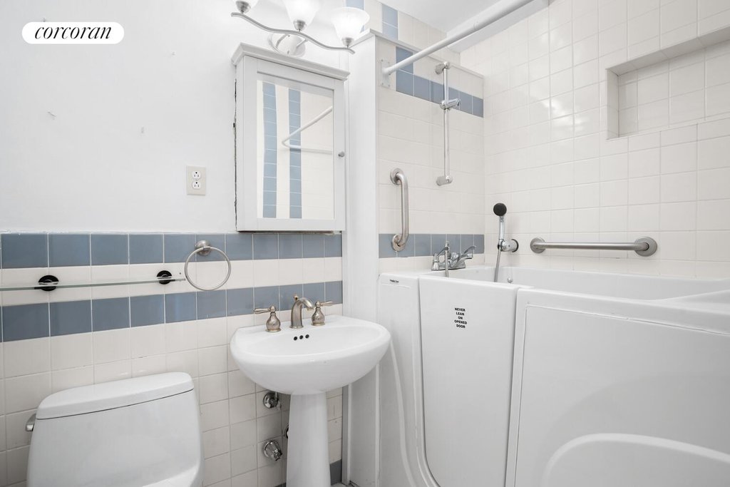 225 East 57th Street, Unit 4S photo 5
