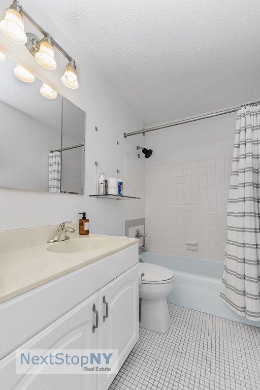 245 East 54th Street, Unit 16C photo 5