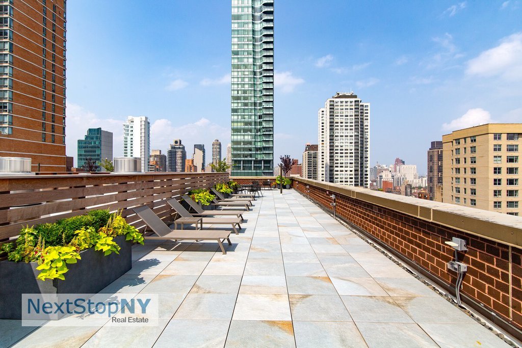 245 East 54th Street, Unit 16C photo 8