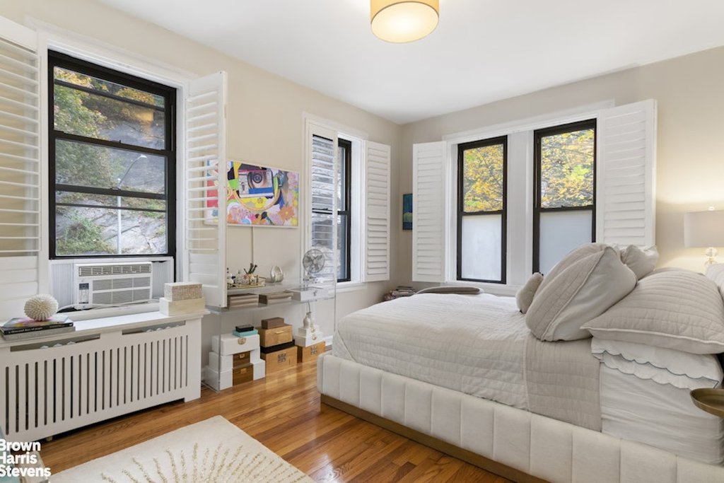 225 Bennett Avenue, Unit 2D photo 4