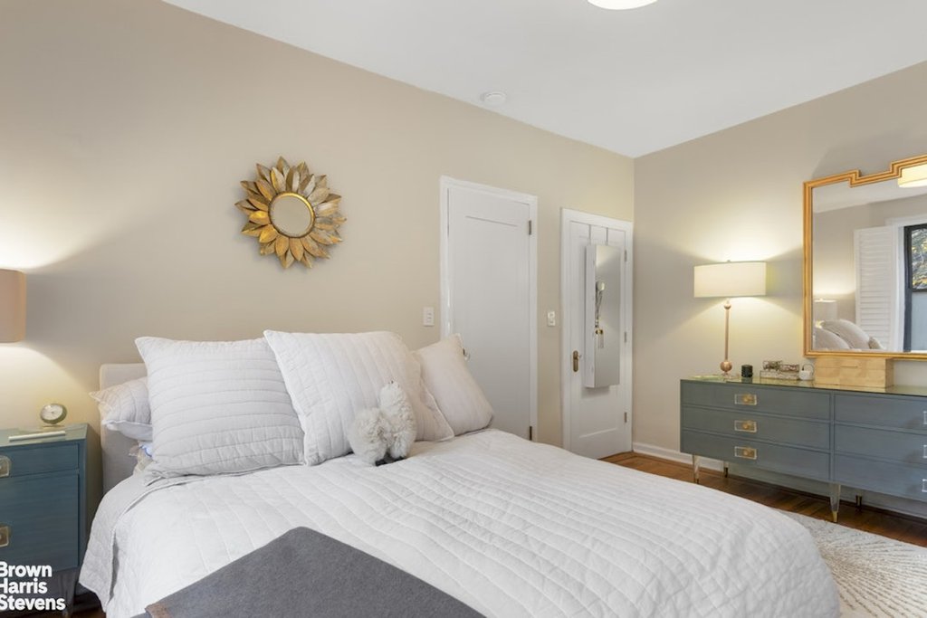 225 Bennett Avenue, Unit 2D photo 5