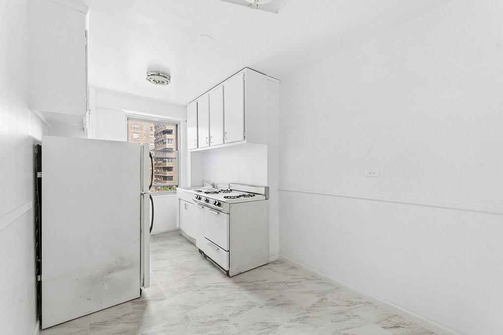 457 FDR Drive, Unit A1002 photo 3