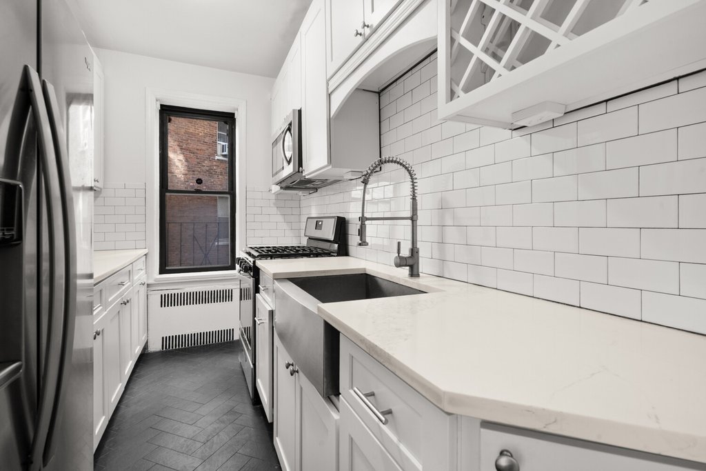 124-16 84th Road, Unit 2C photo 3