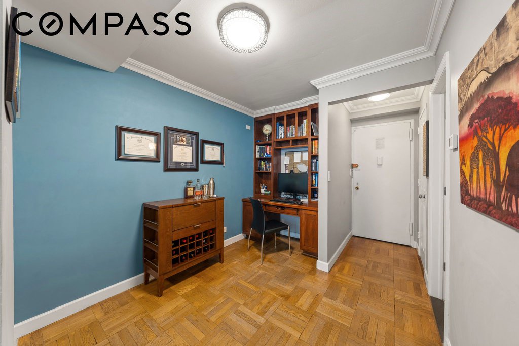 310 Lexington Avenue, Unit 2H photo 4