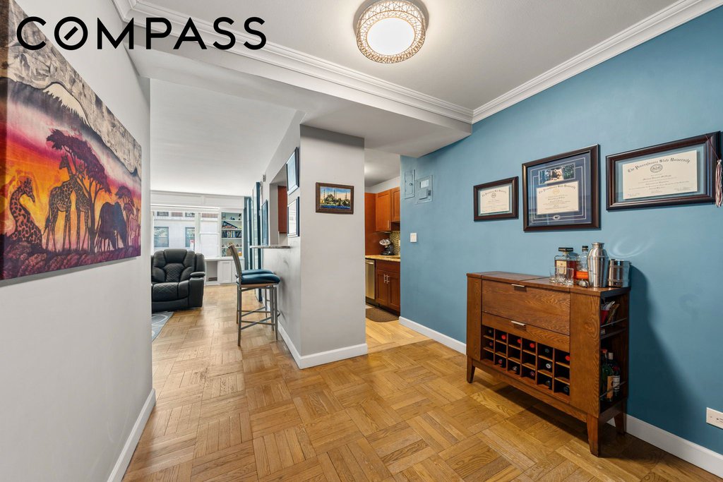 310 Lexington Avenue, Unit 2H photo 5