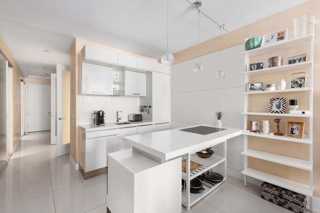 111 Fulton Street, Unit 806 photo 2