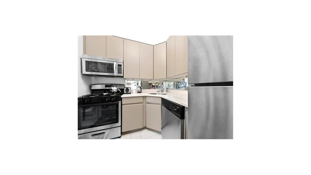 400 East 70th Street, Unit 3302 photo 4