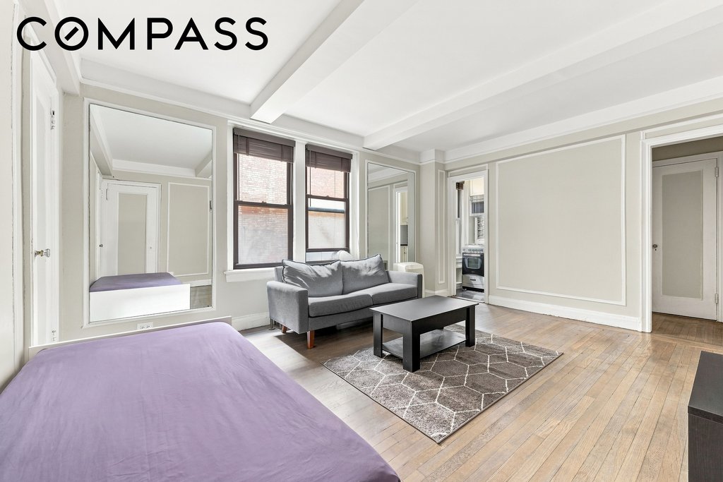 321 East 54th Street, Unit 3D photo 3