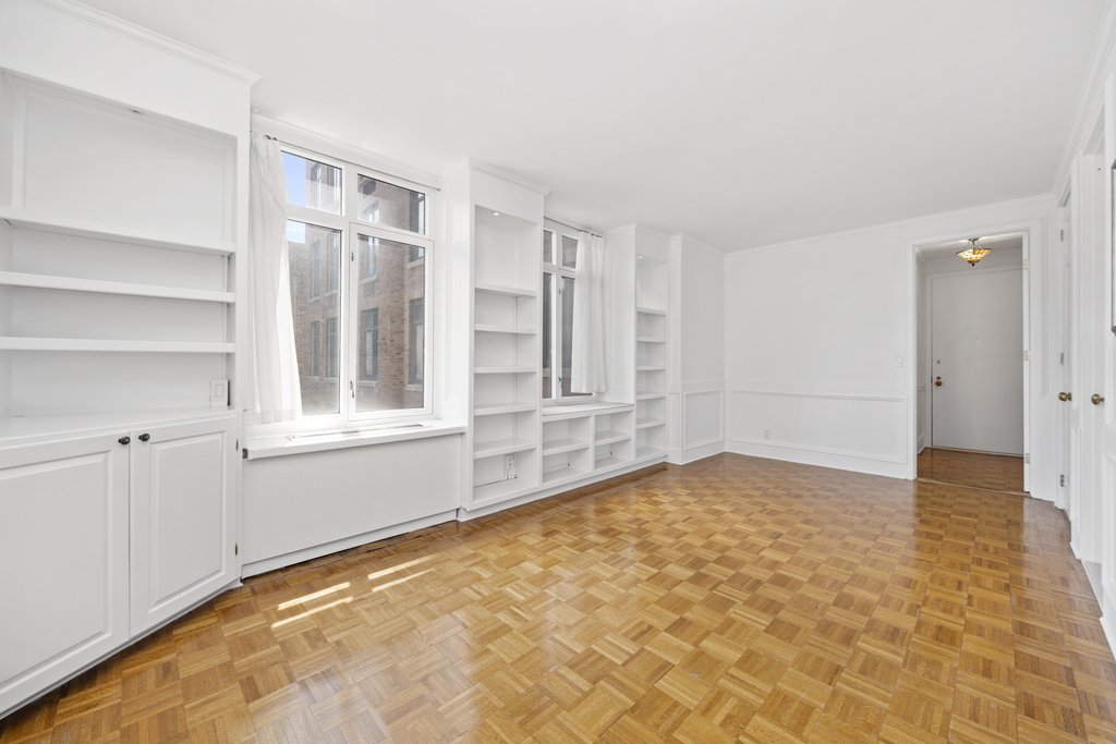 222 Riverside Drive, Unit 7F photo 3