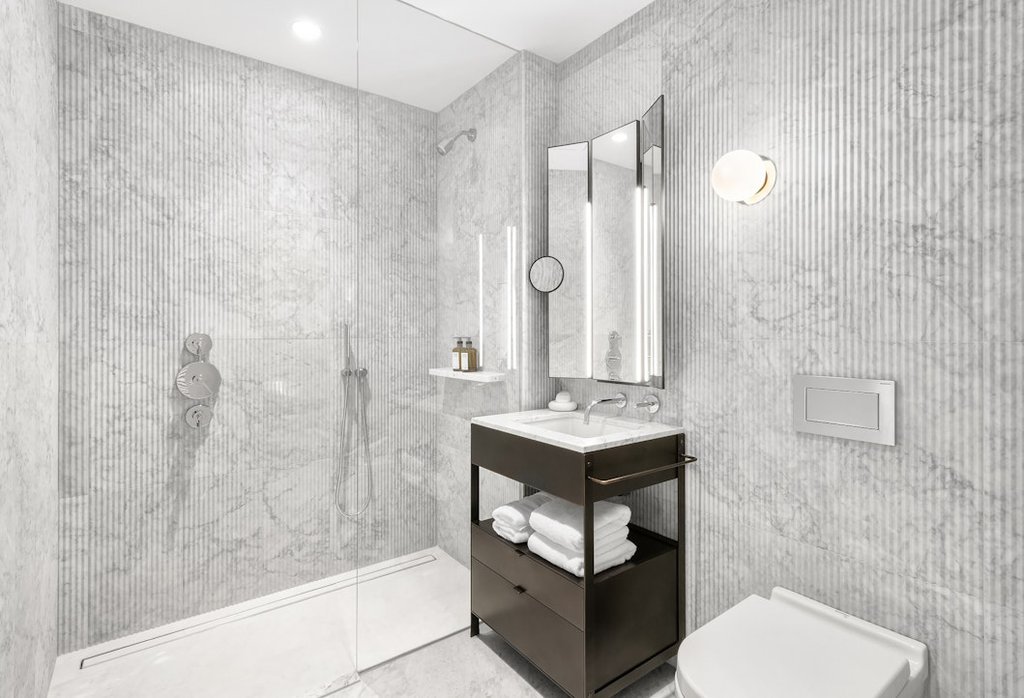 135 East 47th Street, Unit 21D photo 5