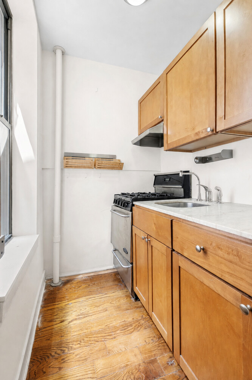 245 West 115th Street, Unit 17 photo 4
