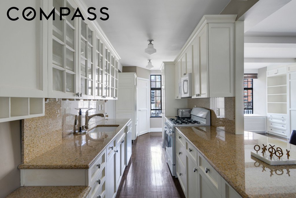 230 East 50th Street, Unit 9C photo 3