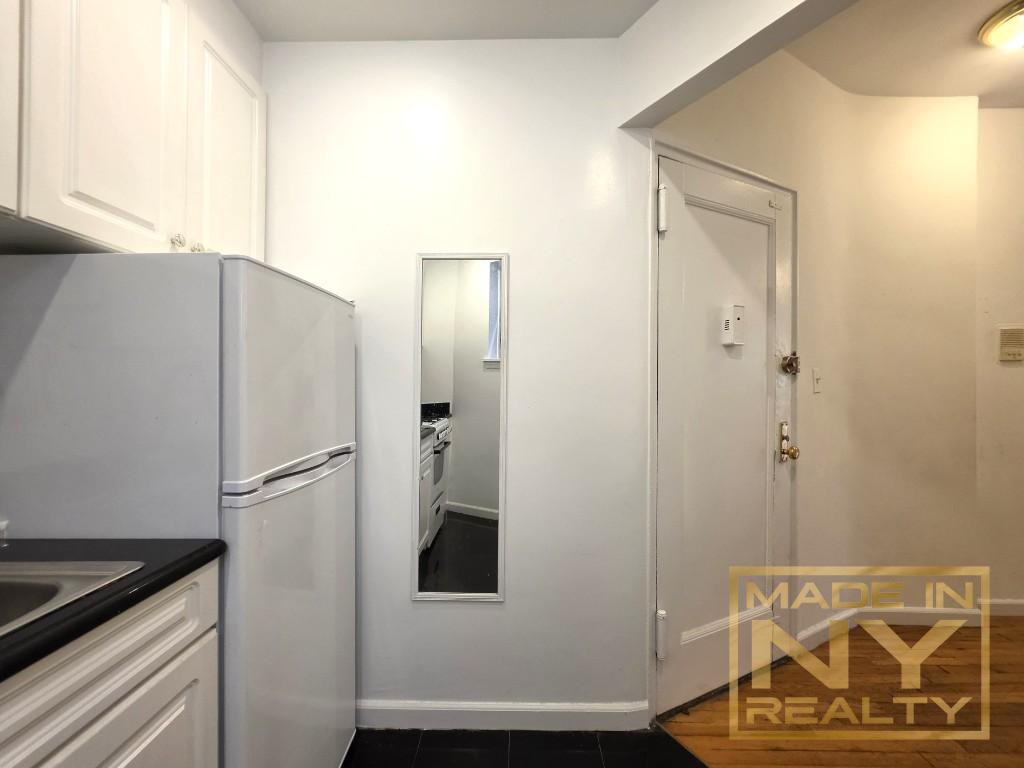 171 East 77th Street, Unit D3 photo 3