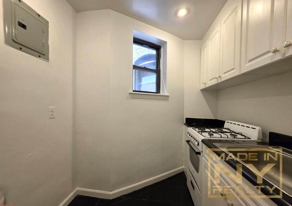 171 East 77th Street, Unit D3 photo 5