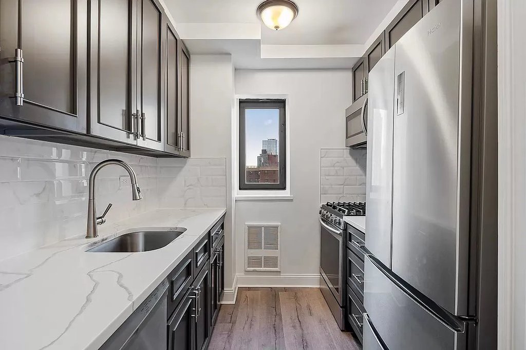 161 West 61st Street, Unit Apt11C photo 9