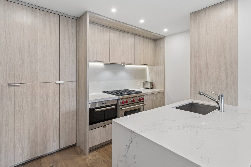 350 East 82nd Street, Unit 5V