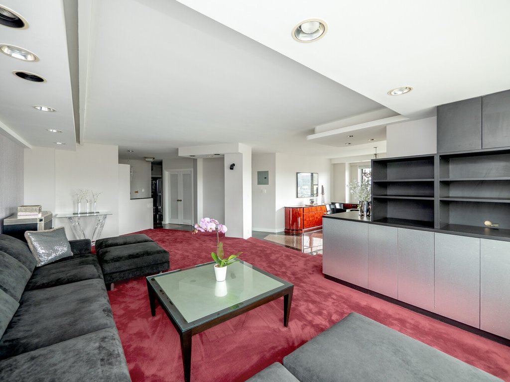 150 East 69th Street, Unit 16P photo 2