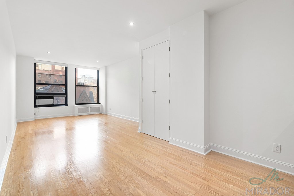 270 Park Avenue South, Unit 8C photo 16