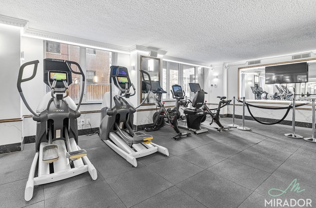 330 East 39th Street, Unit 25M photo 16