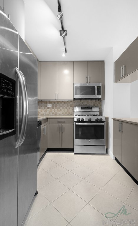 330 East 39th Street, Unit 10M photo 10