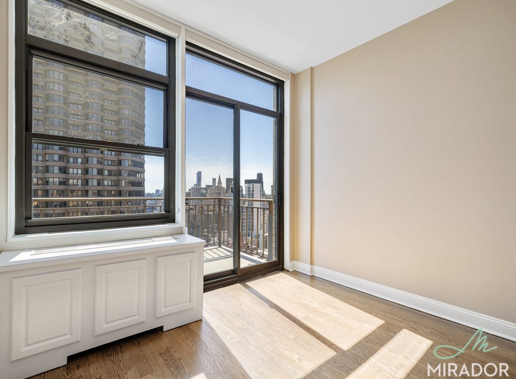 330 East 39th Street, Unit 37C photo 2