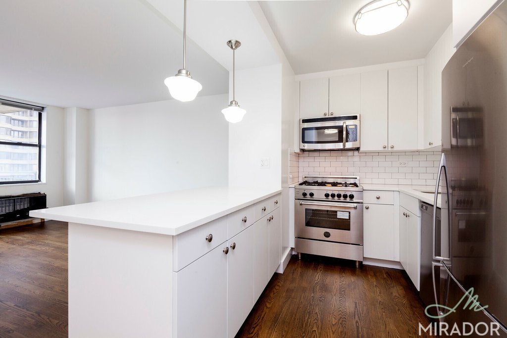 330 East 39th Street, Unit 35R photo 3