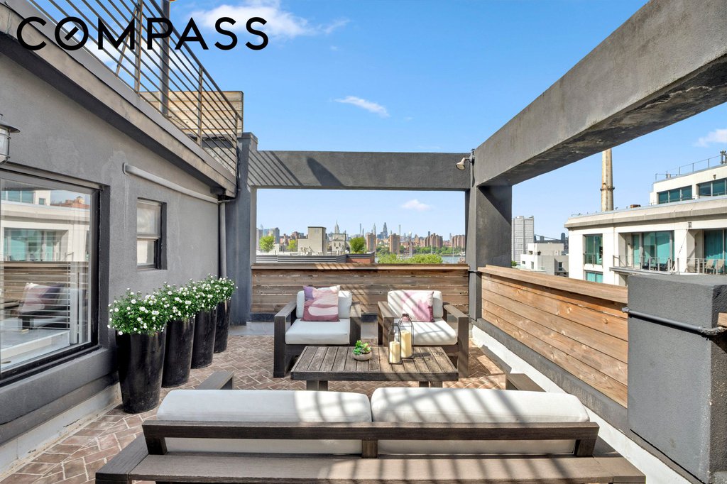 100 Gold Street, Unit PHA