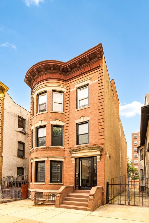 582 East 28th Street, Unit 3FAMILY